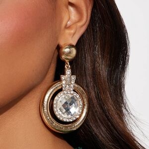 Elegant Gold Drop Earrings
